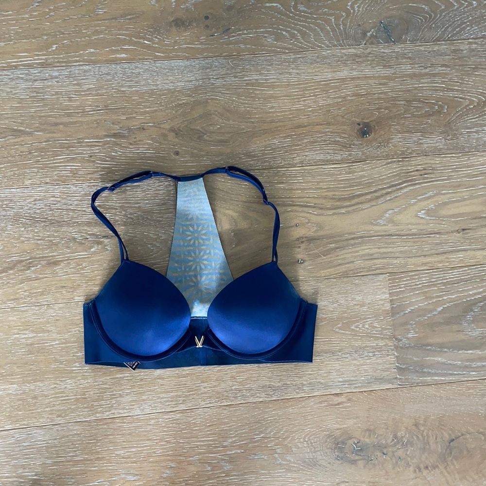 Victoria’s Secret front clasp bra